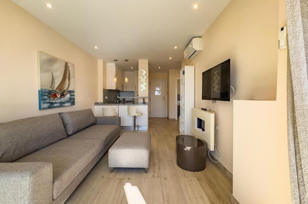 Diana 108 Frontal Sea Views 2 Bedrooms Marbella